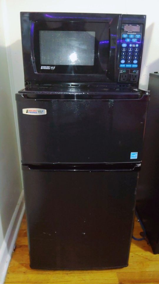 Refrigerator W/ Microwave 