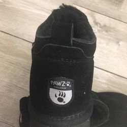 Womans Boots By Bearpaws Sz9