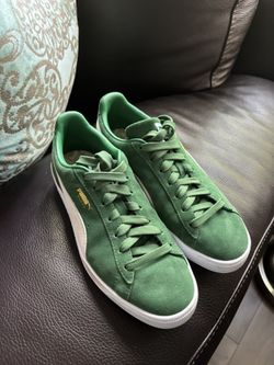 Unisex PUMA Suede Sneakers