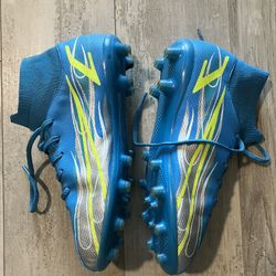 8.5 Soccer Cleats And Shin Guards