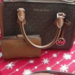BOLSA MEDIANA HAND &CROSSBODY MK CON CARTERA 