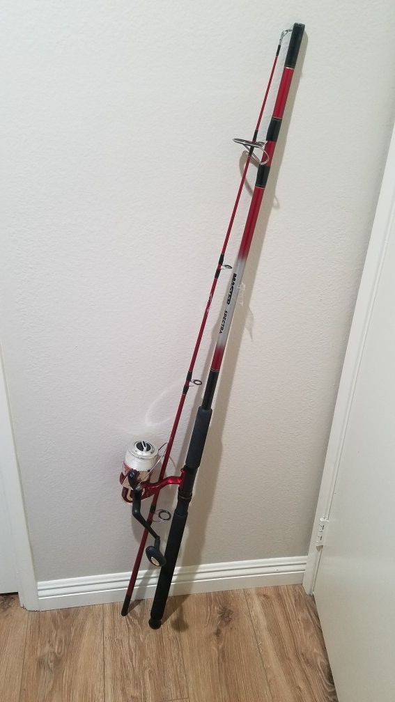 Master Spectra model :3210RD , Length 9ft, line rec:15-25, lure wt:1-3 oz, with spinning rod as pictured