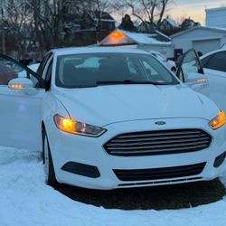 Ford Fusion 4D 