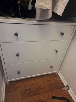 White HAUGA IKEA 3-drawer dresser
