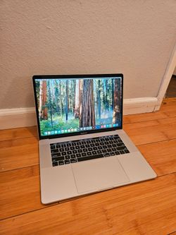 Macbook pro 15 in i9 16gb ram 512gb ssd, Adobe, ms office, charger 90% bat health or best offers