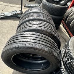 🛞 Llantas 215/60R16 Goodyear
Set de 4 llantas en buen estado
Aproximadamente 60-70% de vida
Parejas, sin daños, listas para montar
💲$220 el set
📍 L