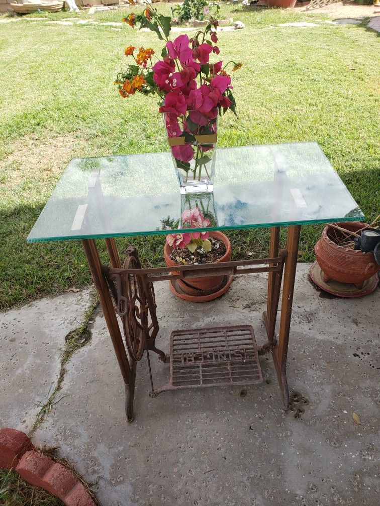 Vintage Singer Sewing Stand