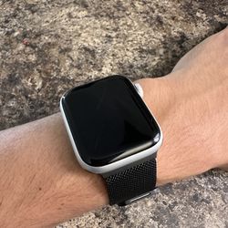 Apple Watch Series 4 ( (GPS/LTE) for Sale in Phoenix, -