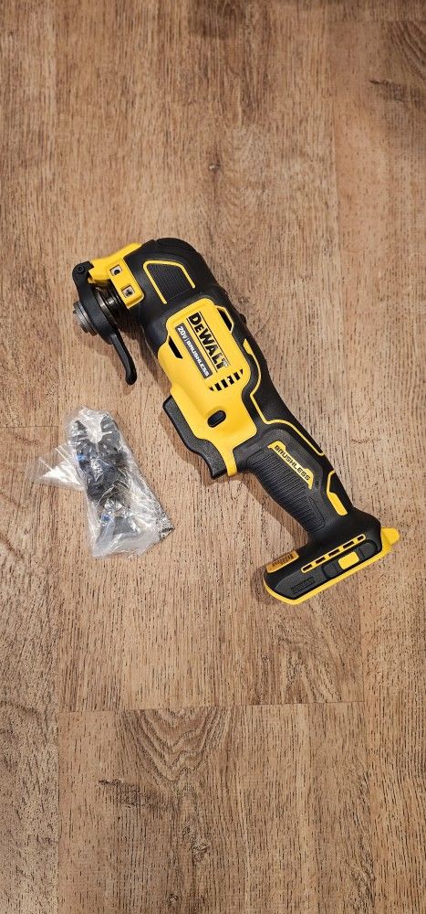 New Dewalt ATOMIC 20V MAX Brushless Oscillating Multi Tool (DCS354B)