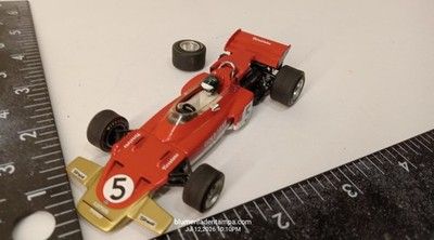 Minichamps Lotus 72 Ford 1970 World Champion 1/43 Diecast Model Car - Red/Gold