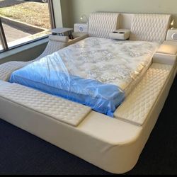 Cama Queen de Lujo Ultra Funcional | Bocinas, USB, Mesas y Diseño Moderno | NUEVA