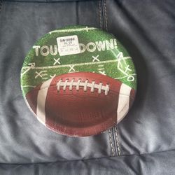 New Sealed Football Elise 20 Count Dinner Plates 8.75”