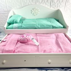 America girl doll brand Trundle bed with bedding dreamy day bed for 18 dolls for Sale in Oak Lawn IL OfferUp