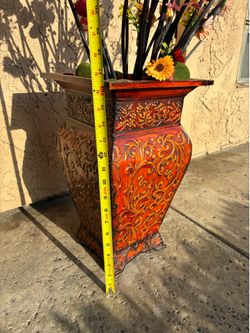 Decorative vase