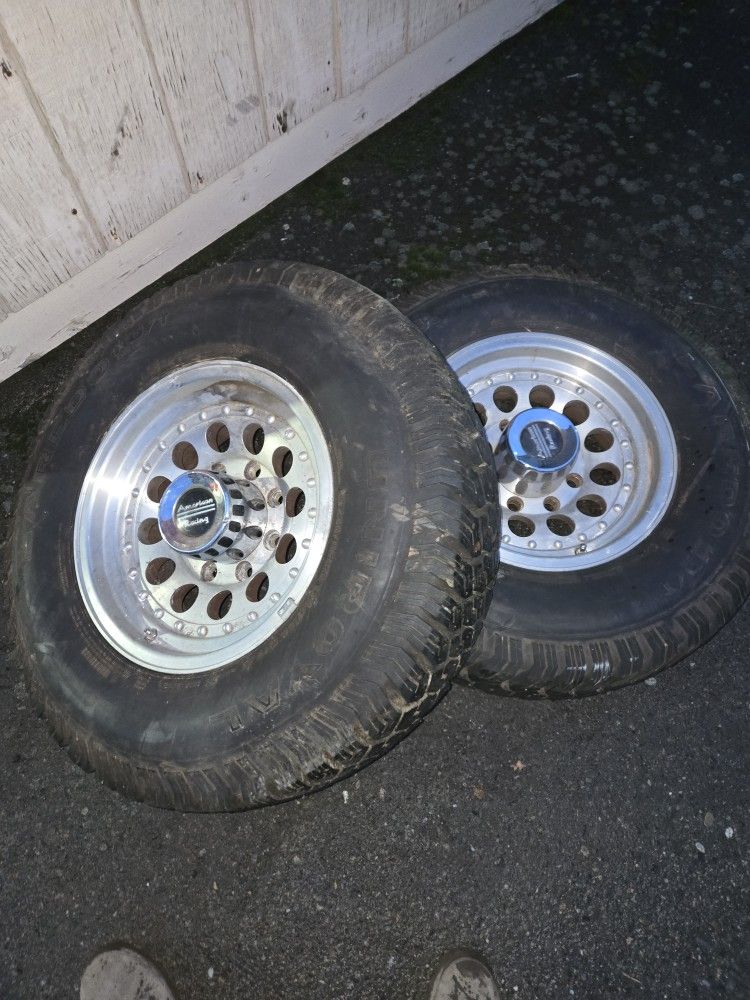 2 Tires With Rims 235/85 16s