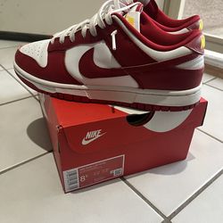 Gym red Nike dunks 8.5 men size