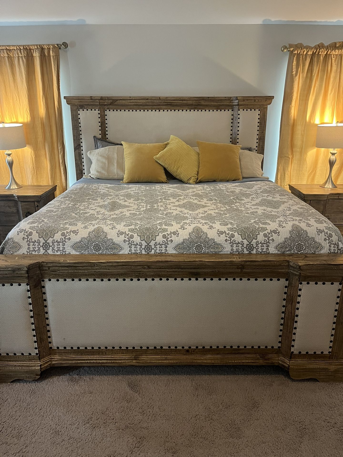 Canyon City Bed & End Tables