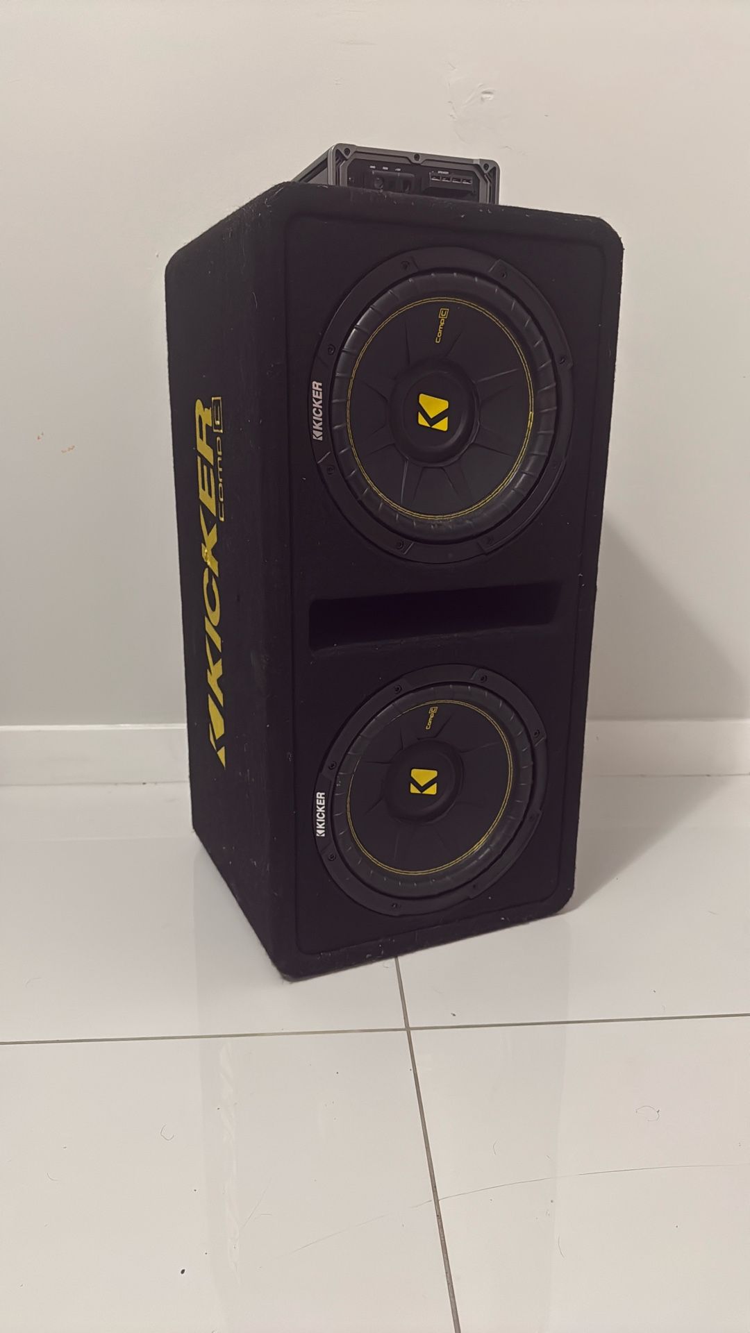 Kicker sound system 212s with amplifier