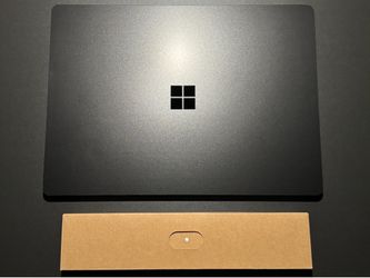 Microsoft Surface Laptop 3 - 13.5" TouchScreen, 16GB RAM, 256GB SSD, Intel i7, Wi-Fi/Bluetooth