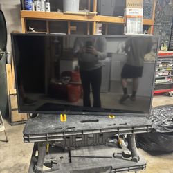 43’ LG smart Tv 
