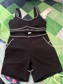 Alo yoga shorts set