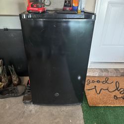 Large Mini Fridge 