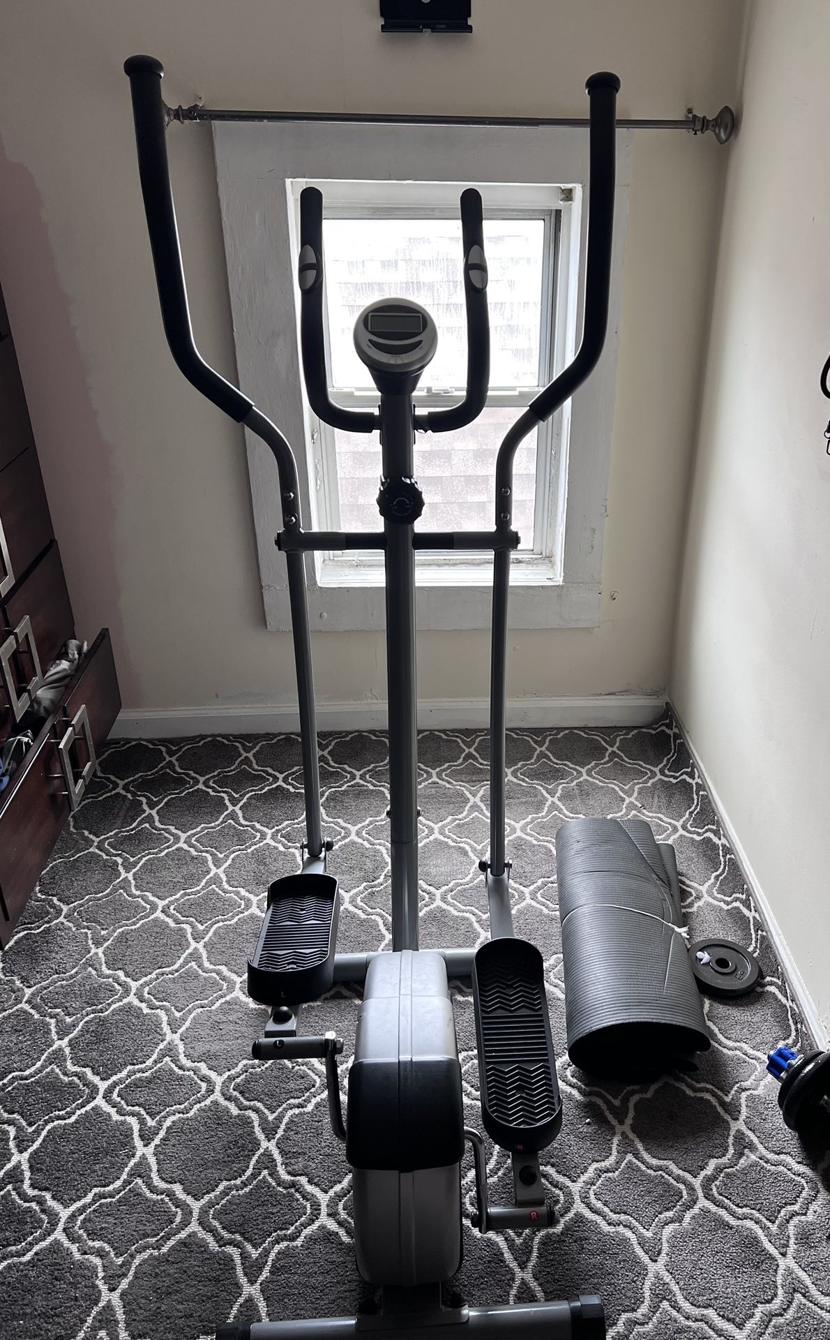 Sunny Elliptical Machine. Maquina Eliptica Para Is Ejercicios.