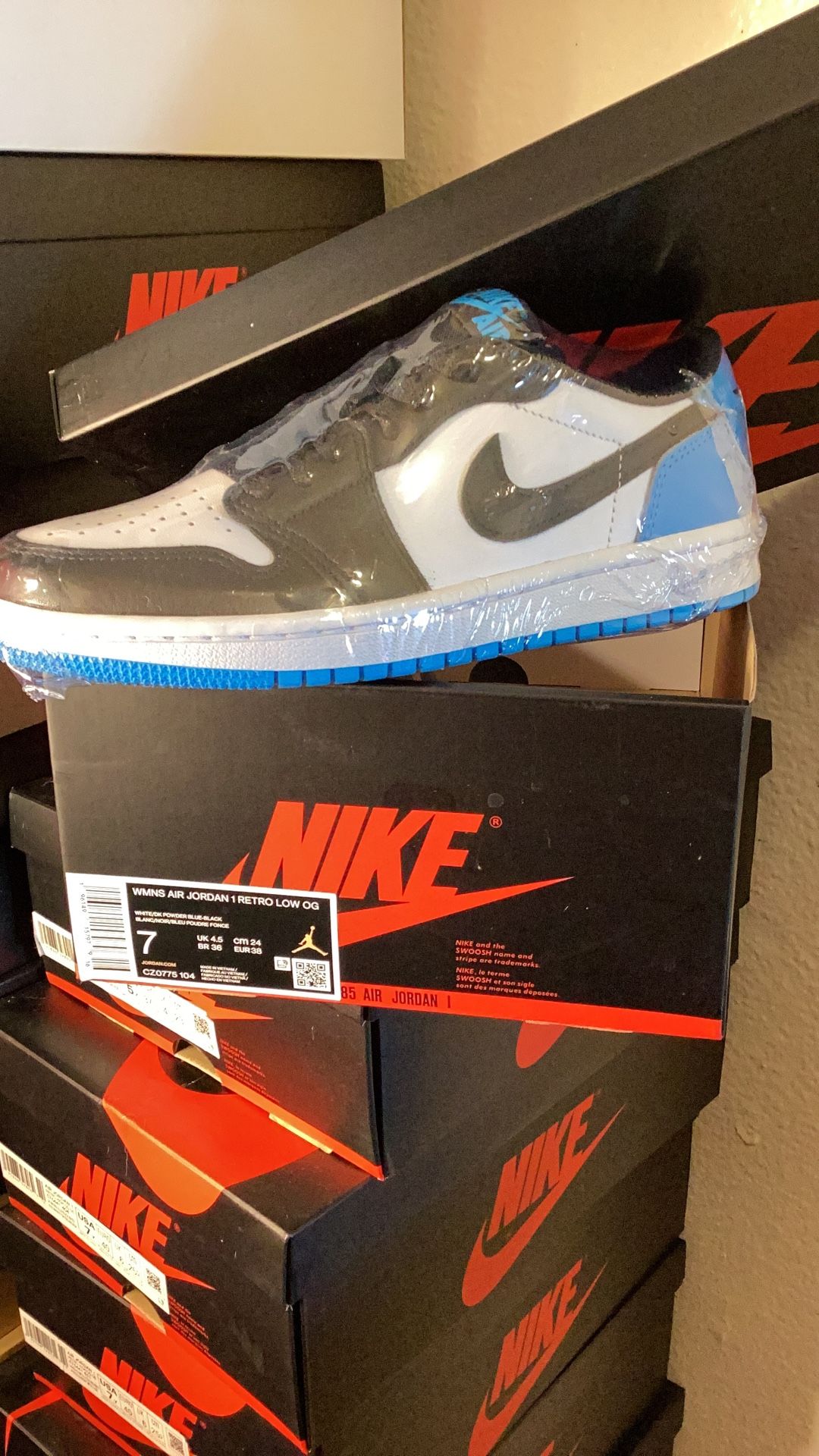 Women Air Jordan 1 Retro Low Powder Blue UNC Size 7
