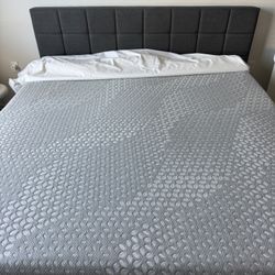 Must sell ! Sealy Postureoedic  Hybrid King Mattress — Firm / Excellent Condition. Include Bed frame