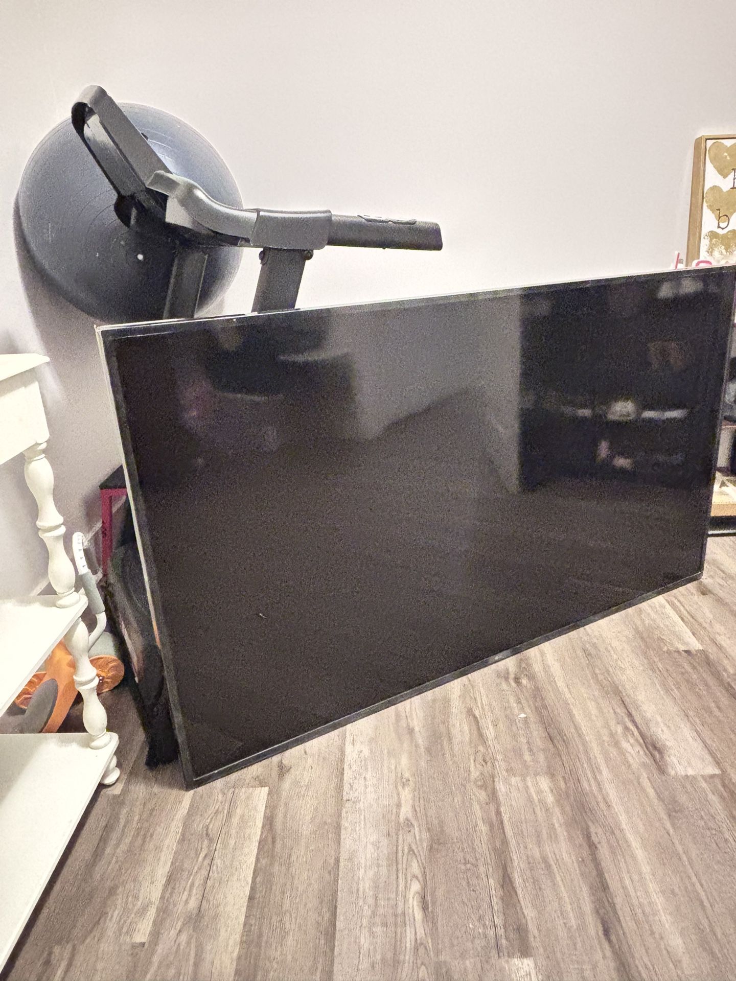 Like New LG Smart Tv 75”