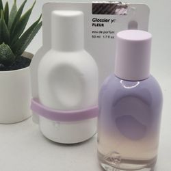 Glossier 

Glossier You Fleur Eau de Parfum

1.7 fl 