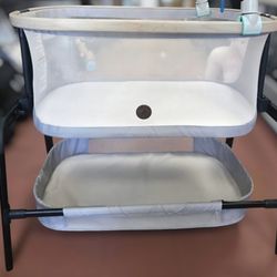 Maxi Cosi IORA Bedside Bassinette 