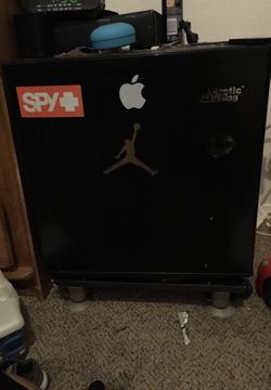 Mini fridge. 1.6 cubic