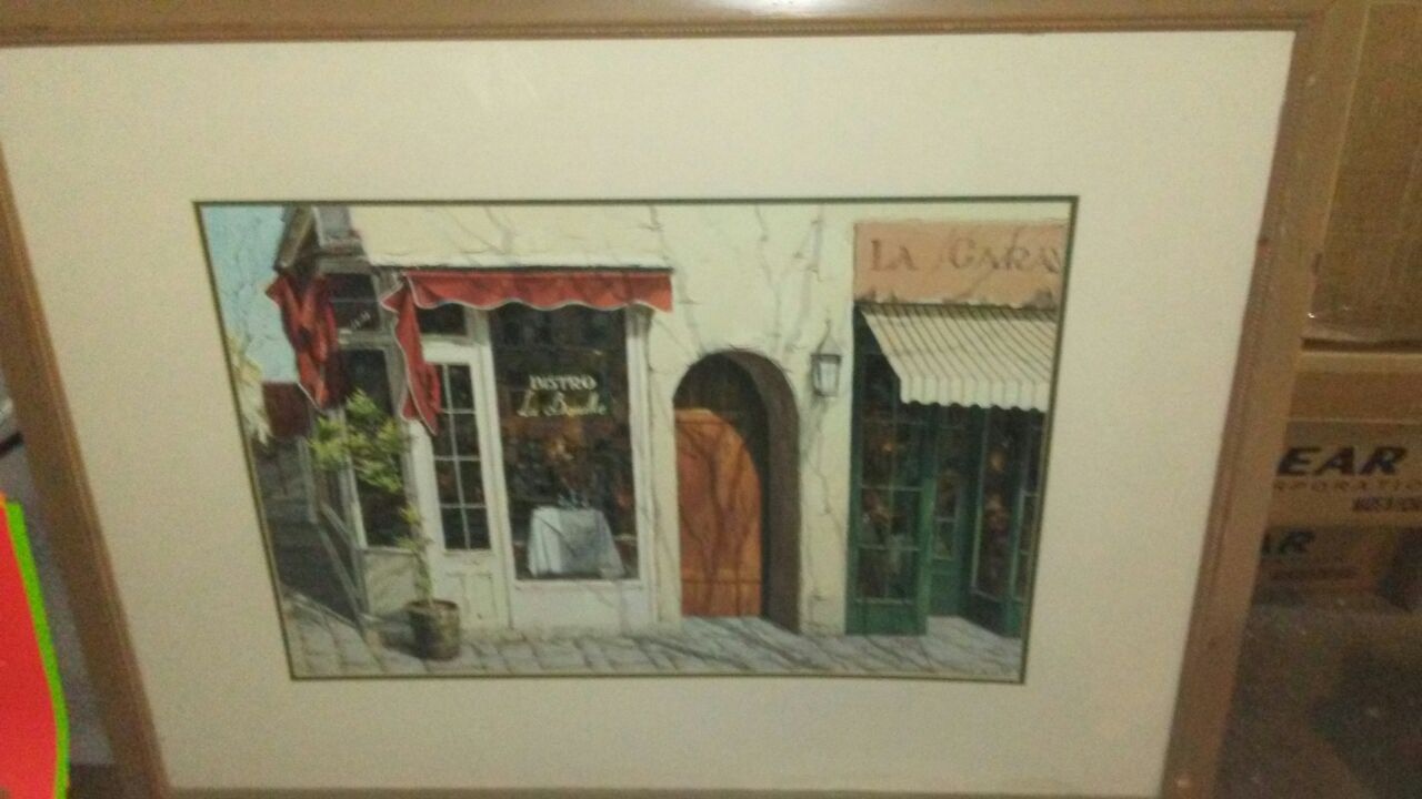 Paris storefront picture