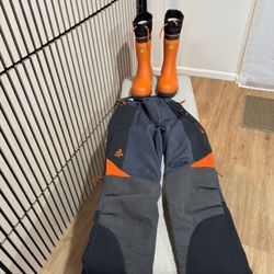  Chainsaw Operators Protective Trousers And Boots 