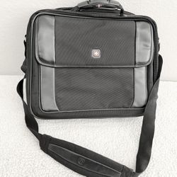 Wenger by Swiss Army Laptop Computer Briefcase/Messenger Bag Fits Up To 15” Laptop