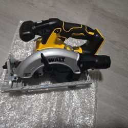 DEWALT 20VMAX XR BRUSHLESS DCS565 6-1/3"(165MM) CORDLESS CIRCULAR SAW (TOOL ONLY)