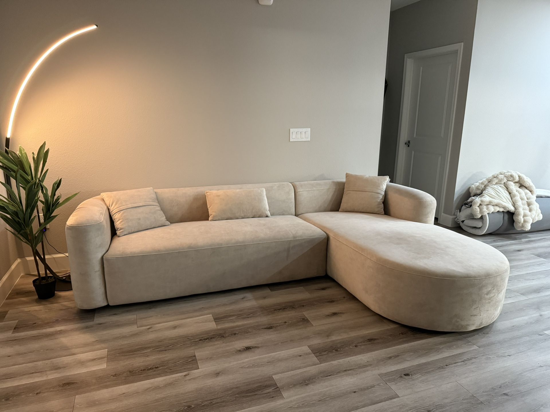 Modern Cream L shaped Couch