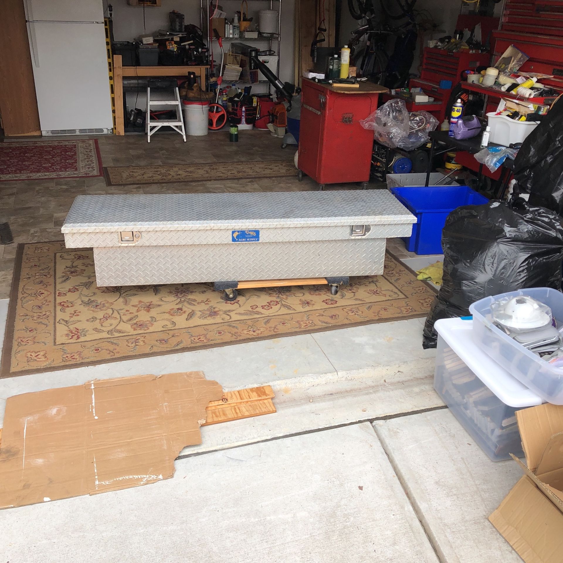 Full Size Locking Truck Toolbox In Good Condition