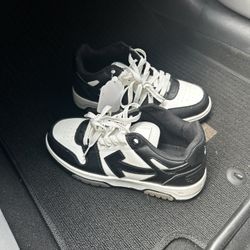 Offwhite Size 7 Us man