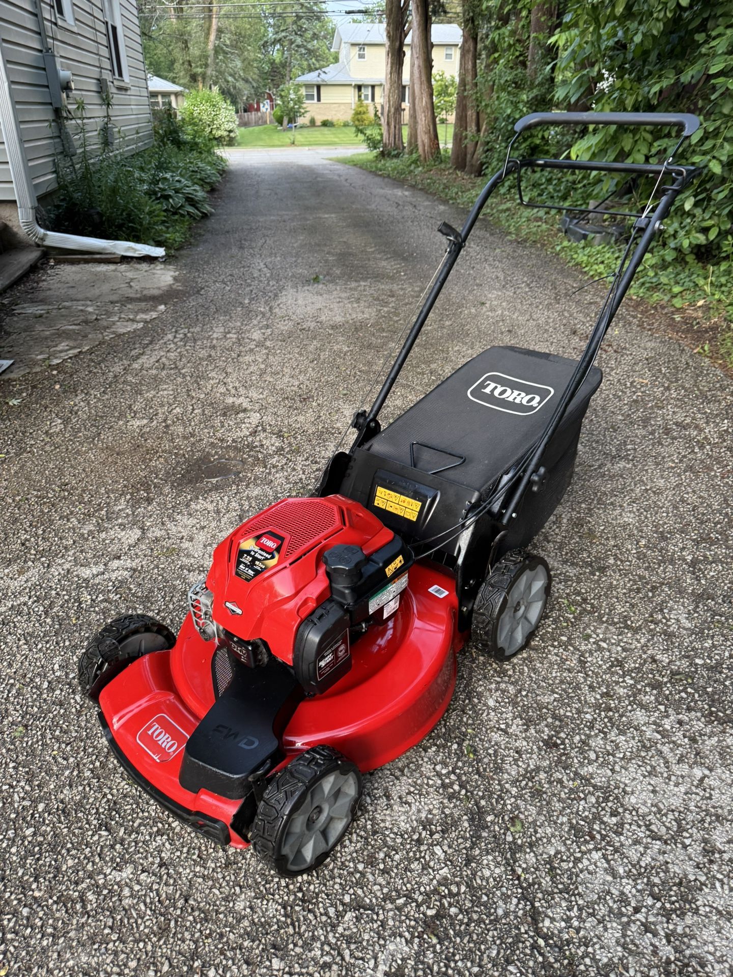 Toro Lawn Mower 7.25 Hp 22”163cc Self Propelled FWD