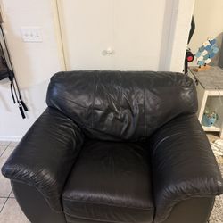Nicoletti Black Leather Chair !Need Gone!