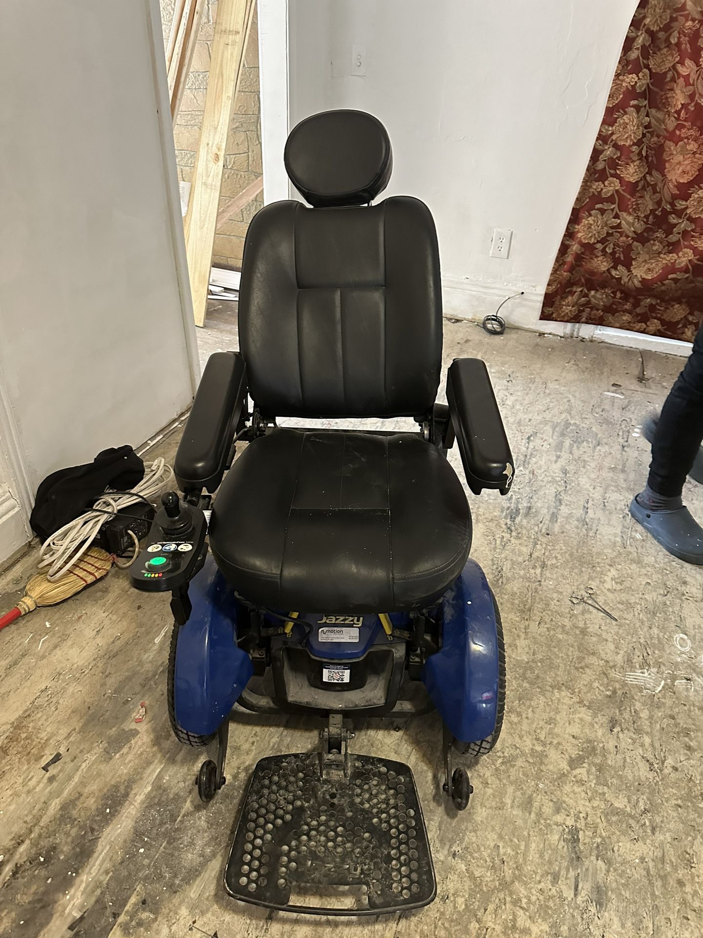 WOW!! Power Wheelchair $600 Or BO Need To Sell ASAP