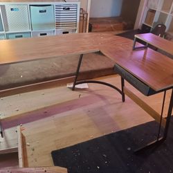 $135 NEWLY ASSEMBLED L-SHAPE COMPUTER DESK