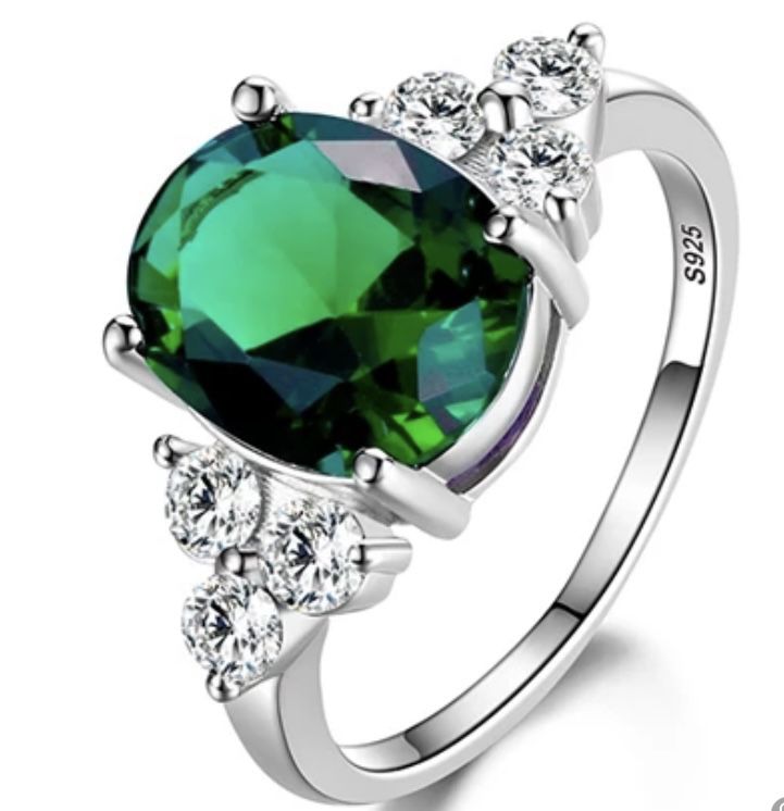 Elegant 925 sterling silver Emerald Wedding Ring 