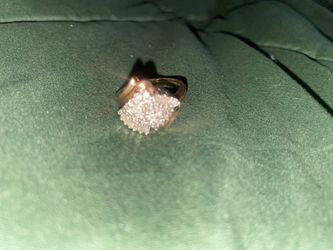 10K gold ring with VS1 diamonds