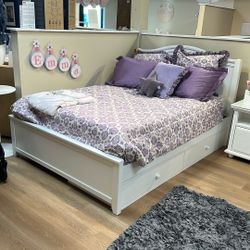 Full Size Bed 
