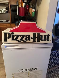 Pizza Hut car roof light