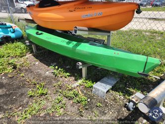 ED6139-196 Spirit 120 Kayak with Paddle
