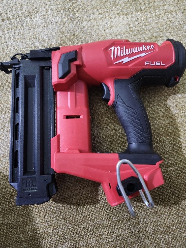 Milwaukee M18 FUEL 18 Ga. 18 Volt Brushless Brad Nailer